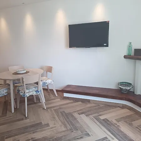 Giu Marina Apartment *